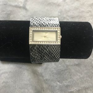 Cuff band watch